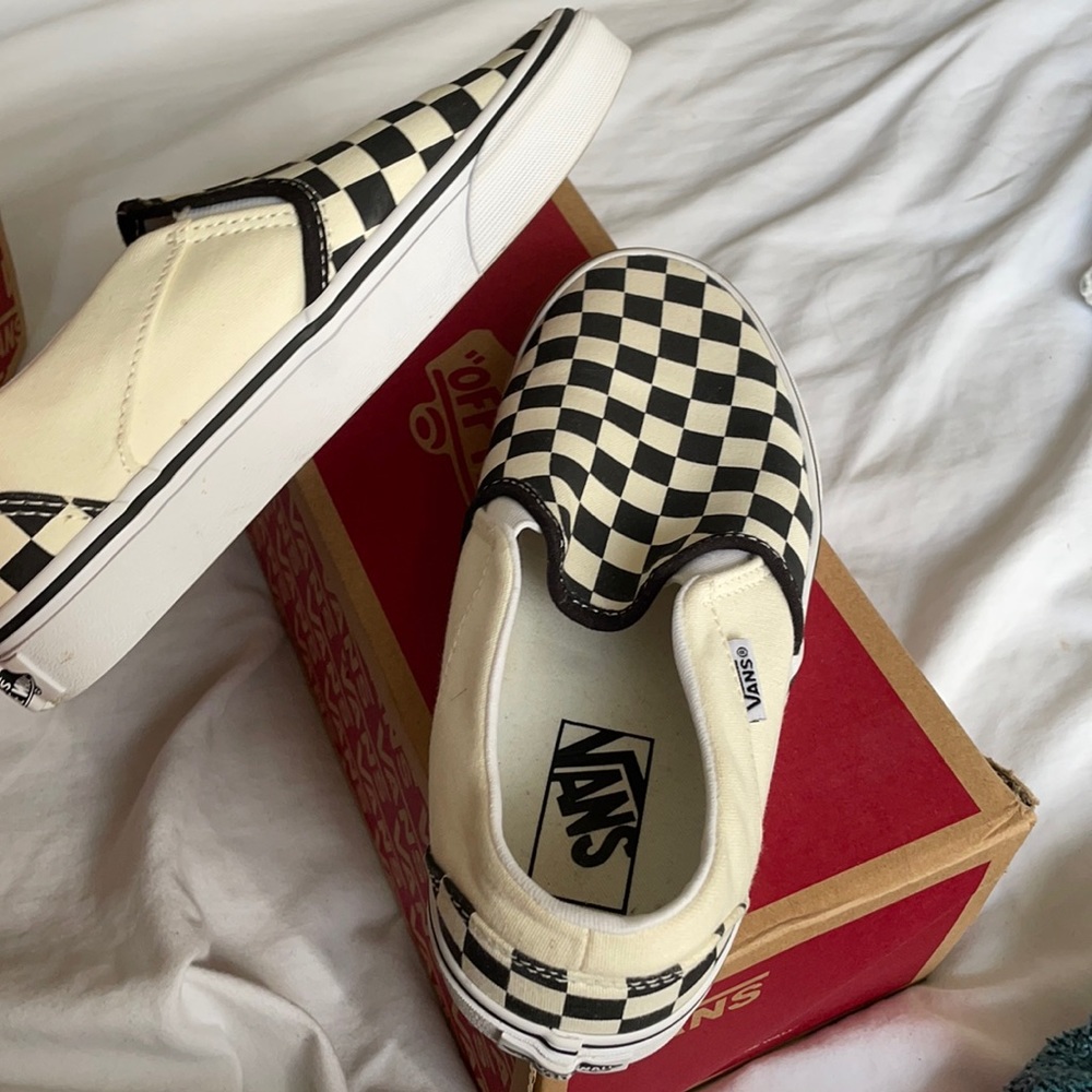 Checkered slip on vans size 7